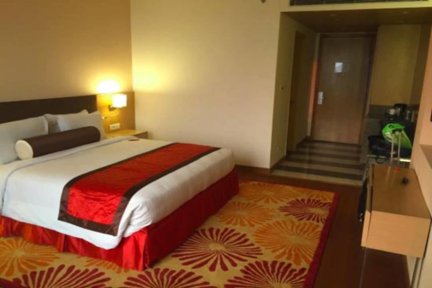 Country Inn & Suites By Radisson, メーラト エクステリア 写真